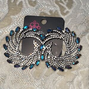 NEW PAPARAZZI Elegant Blue and Silver stone pierced Earrings